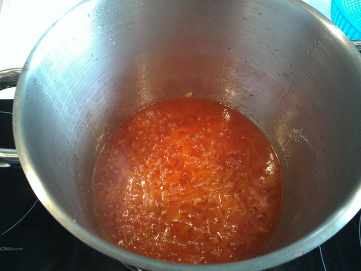 Tras añadir el tomate y el pimentón